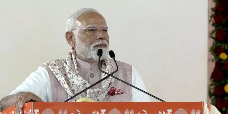 PM Modi : “मैं दुनिया का सबसे धनवान व्यक्ति…” गुजरात के नवसारी में बोले PM