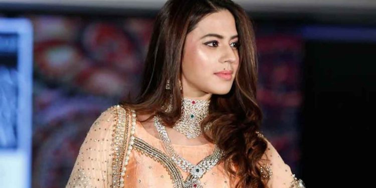 Ranya Rao Gold Smuggling : एक्ट्रेस रान्या राव के लिए फिर एक बार बड़ी मुश्किल, गोल्ड स्मगलिंग के बाद अब लैंड गिफ्ट…