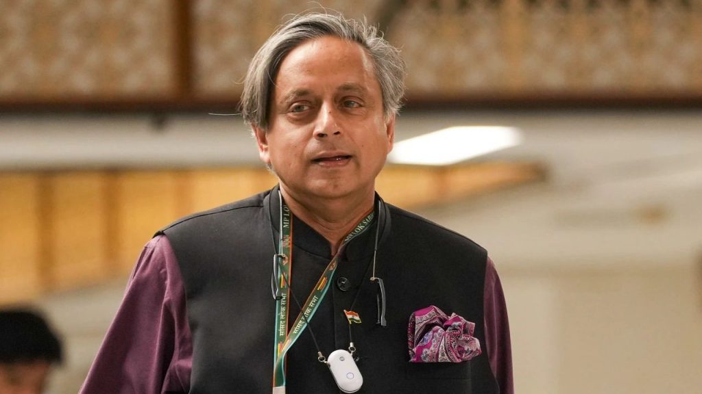 Shashi Tharoor: शशि थरूर ने एक बार फिर की PM मोदी की तारीफ, भारत की कूटनीति पर हुए फिदा