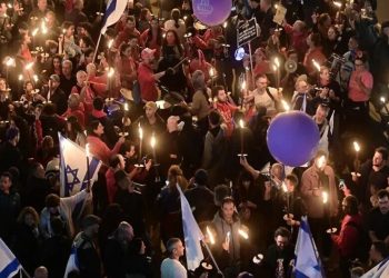 Israel : खतरे में नेतन्याहू की कुर्सी !  घर के बाहर जुटे प्रदर्शनकारी, क्या इजराइल में होगा तख्तापलट?