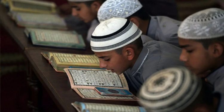 Uttarakhand : उत्तराखंड के अवैध मदरसों में लगे ताले, धामी सरकार का ताबड़तोड़ एक्शन जारी