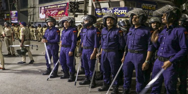 Nagpur Violence : नागपुर के कई इलाकों में प्रशासन ने कर्फ्यू में दी ढील, हिंसा मास्टरमाइंड पर देशद्रोह का केस