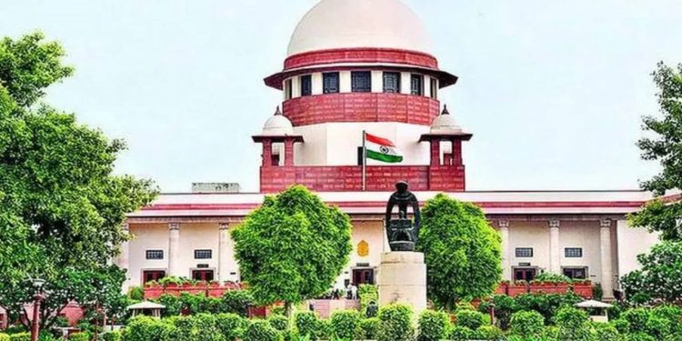 Delhi : दिल्ली में तीन मंदिरों पर बुलडोजर एक्शन! सुप्रीम कोर्ट ने दिया बड़ा बयान