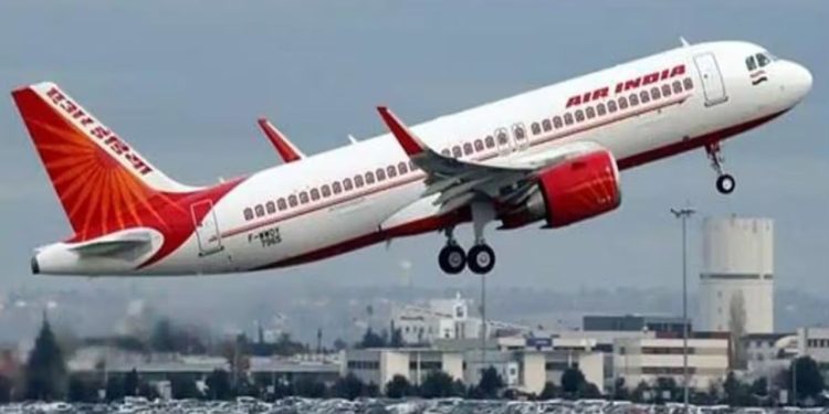 UP News: एयर इंडिया फ्लाइट में शख्स की हुई मौत! यात्रियों में मचा हड़कंप