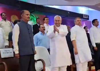 Nitish Kumar : नीतीश ने किया राष्ट्रगान का अपमान, तेजस्वी समेत पूरे विपक्ष ने मचाया बवाल