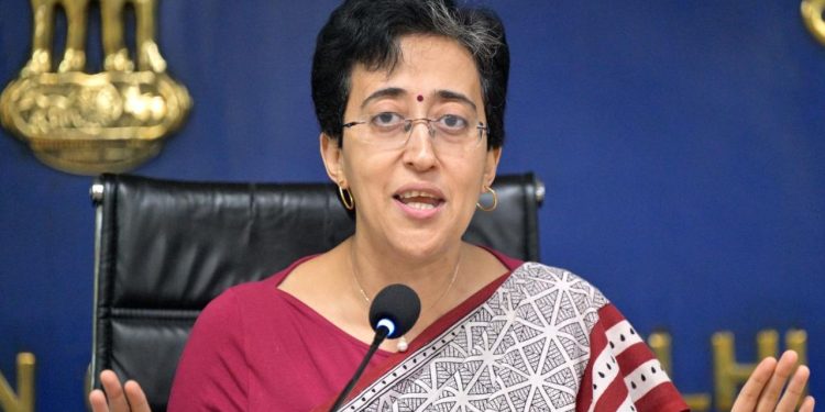 Atishi : ‘2500 रुपए चाहिए…’, आतिशी ने साधा CM रेखा गुप्ता पर निशाना
