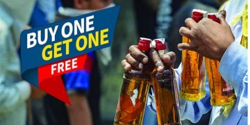 UP Liquor Offer : शराब प्रेमियो के लिए खुशखबरी ! यूपी में एक पर एक फ्री मिल रही शराब