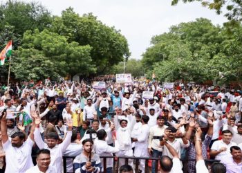 Bhubaneswar Congress Protest : हिंसा में तब्दील हुआ कांग्रेस का विरोध प्रदर्शन, पुलिस ने किया लाठीचार्ज