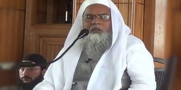 Waqf Ammendment Bill: वक्फ बिल पर गुस्से से झल्लाए मौलाना, CM योगी को बताया झूठा