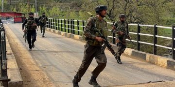 Kashmir Terror Attack: पहलगाम के बाद फिर पाक की नापाक हरकत, सेना का मिशन ‘बदलापुर’ हुआ शुरू