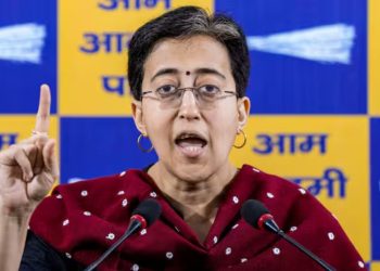 AAP : AAP नेता दुर्गेश पाठक के घर CBI की रेड, आतिशी ने कर दिया बड़ा दावा