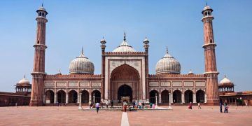 Shahi Jama Masjid Agra : आगरा शाही जामा मस्जिद में जानवर का कटा सिर मिलने से मचा हड़कंप, इलाके में तनाव का माहौल