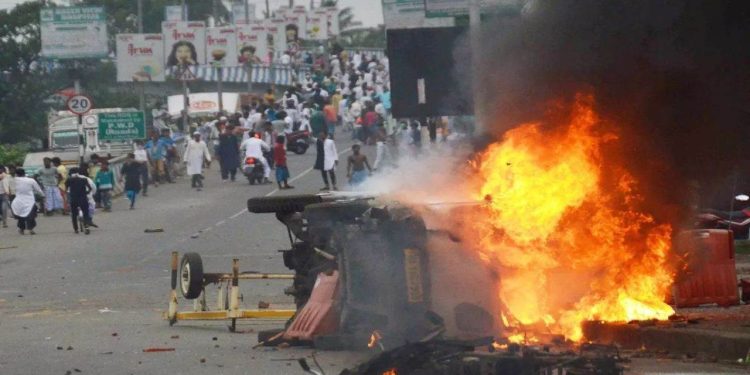 Murshidabad Hinsa : मुर्शिदाबाद को ‘बांग्लादेश’ बनाने की कोशिश….हिंसा पर CM ममता ने दिया बड़ा जवाब