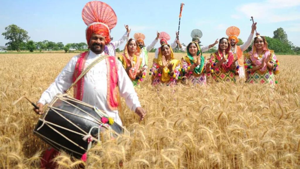 Happy Baisakhi 2025 : बैसाखी की खूब-खूब बधाईयां, जानें क्या है पंजाब में इस पर्व का महत्व?
