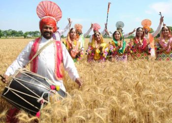 Happy Baisakhi 2025 : बैसाखी की खूब-खूब बधाईयां, जानें क्या है पंजाब में इस पर्व का महत्व?