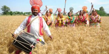 Happy Baisakhi 2025 : बैसाखी की खूब-खूब बधाईयां, जानें क्या है पंजाब में इस पर्व का महत्व?