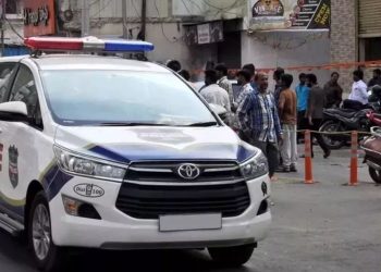 Double Murder in Delhi : दिल्ली में खौफनाक हत्या से फैली दहशत…दो लोगों की हत्या कर फरार यूवक