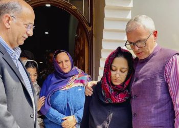 Pahalgam Terror Attack : उमर अब्दुल्ला ने किया मुआवजे का ऐलान, मृतकों के परिजनों को 10 लाख-घायलों को 2 लाख