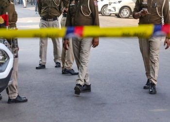 Delhi Seelampur Murder : सीलमपुर में चाकू से गोदकर हिंदू लड़के की हत्या, गुस्साए लोगों ने किया प्रदर्शन