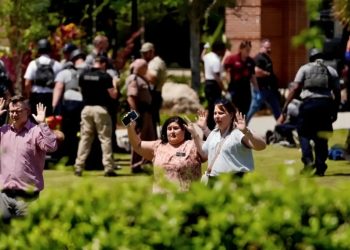 Florida State University Firing: फ्लोरिडा स्टेट यूनिवर्सिटी मेंअंधाधुंध फायरिंग, 2 लोगों की गई जान, पुलिस अधिकारी का बेटा निकला आरोपी