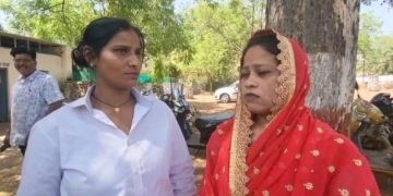 Viral : दो महिलाओं को हुआ इश्क, शादी की जिद पर काटा बवाल…पति को छोड़ने को तैयार