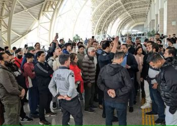 Turkey Airport Stranded: तुर्की एयरपोर्ट पर फंसे 250 से ज्यादा भारतीय! वजह जान रह जाएंगे हैरान