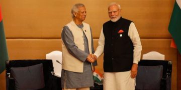 PM Modi : तख्तापलट के बाद पहली बार PM मोदी-मोहम्मद यूनुस की मुलाकात, 40 मिनट तक हुए बैठक