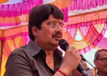 Murshidabad Hinsa : “बिल तो बस बहाना, मकसद ‘काफ़िरों’ को…” मुर्शिदाबाद हिंसा पर गुस्से से लाल हुए राजा भैया