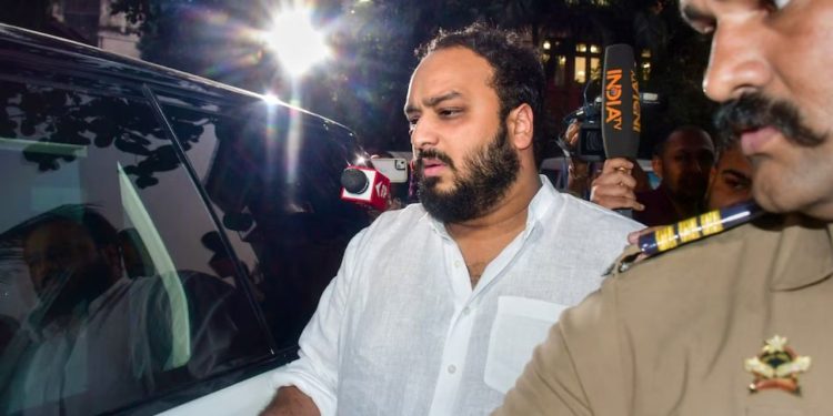 Zeeshan Siddiqui Death Threat: बाबा सिद्दीकी के बेटे को जान से मारने की मिली धमकी, जीशान सिद्दीकी की बढ़ाई गई सुरक्षा