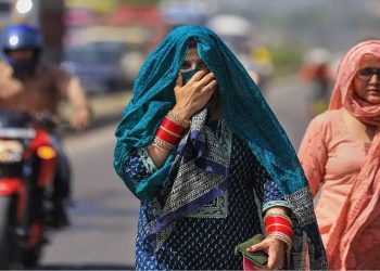 Delhi Weather Update : ‘हाय गर्मी’ दिल्ली में हीट का हाई अलर्ट, तपती गर्मी में पारा 42 डिग्री के पार