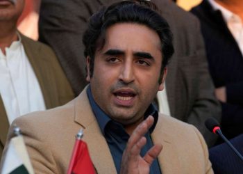 Pahalgam Terror Attack : “दरिया में पानी बहेगा या फिर खून…” भारत के एक्शन पर पाक की गीदड़भभकी