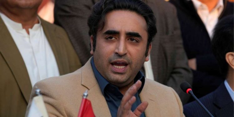 Pahalgam Terror Attack : “दरिया में पानी बहेगा या फिर खून…” भारत के एक्शन पर पाक की गीदड़भभकी