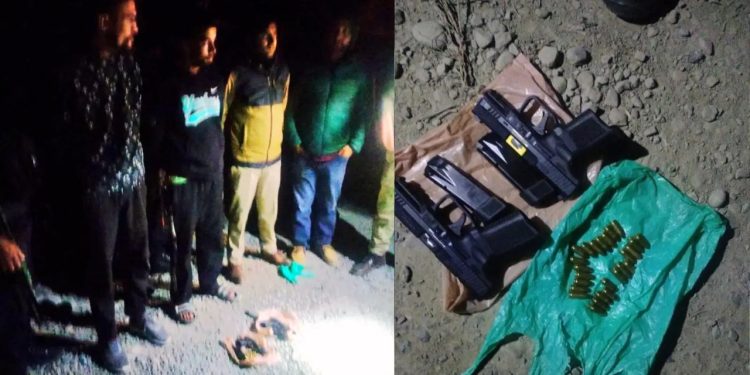 Pahalgam Terror Attack : कश्मीर के कुलगाम में सुरक्षाबलों का बड़ा एक्शन, लश्कर के दो आतंकियों पर कसा शिकंजा