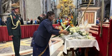 President Droupadi Murmu : वेटिकन में राष्ट्रपति द्रौपदी मुर्मू ने पोप को दी श्रद्धांजलि, फ्यूनरल में भी होंगी शामिल
