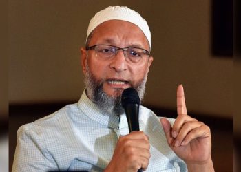 Asaduddin Owaisi : “देश उन्हें माफ नहीं करेगा…” निशिकांत दुबे के बयान गुस्से से लाल हुए ओवैसी