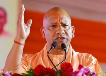 CM Yogi : CM योगी ने दी गोरखपुर को 91 करोड़ की सौगात, 13 परियोजनाओं का लोकापर्ण और शिलान्यास 