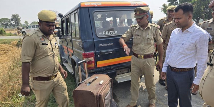 UP News: भांजे के प्यार में अंधी हुई मामी! पति के टुकडे़े कर सूटकेस में भरकर फेंका