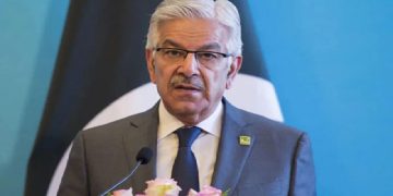 Pakistan Threats : पाकिस्तान की निकल गई हेकड़ी, रक्षा मंत्री ख्वाजा आसिफ बोले “हम युद्ध नहीं चाहते…”