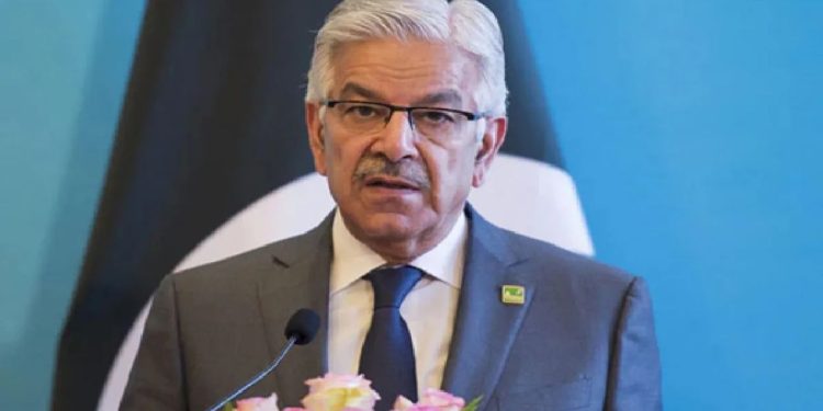 Pakistan Threats : पाकिस्तान की निकल गई हेकड़ी, रक्षा मंत्री ख्वाजा आसिफ बोले “हम युद्ध नहीं चाहते…”