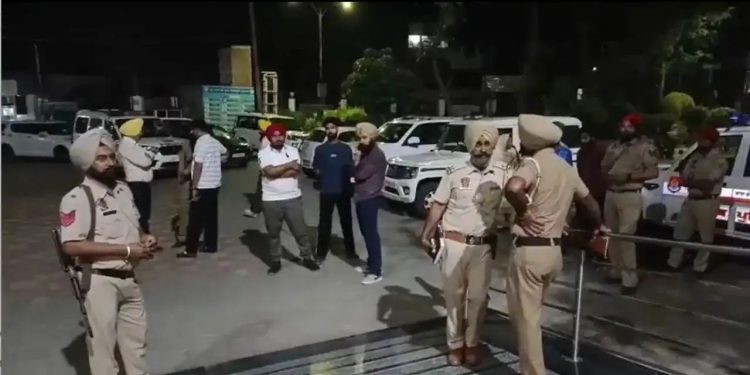 Punjab Murder: सब इंस्पेक्टर की गोली मारकर हत्या, झगड़ा सुलझाने पहुंची थी पुलिस