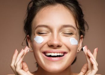 Remove Tanning from Face at Home: तेज धूप के कारण काला पड़ गया है चेहरा, तो अपनाएं ये 4 घरेलू नुस्खे