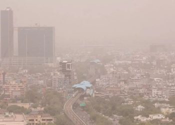 Delhi Air Pollution: क्यों छाई हुई है Delhi-NCR में धूल की चादर? सांस लेने में हो रही दिक्कत…क्या कह रहे एक्सपर्ट?