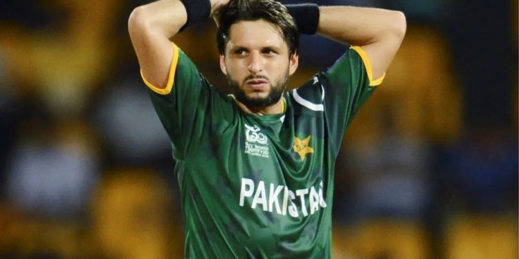 Shahid Afridi: शाहिद अफरीदी ने भारत के खिलाफ फिर उगला जहर,” इंडिया हमारी तरक्की में रोड़ा…”