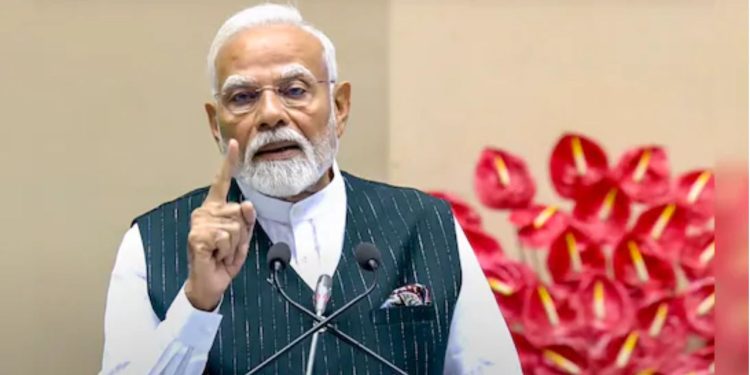 Maharashtra : आज महाराष्ट्र के दौरे पर PM मोदी, WAVES कार्यक्रम का करेंगे उद्घाटन