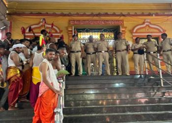 Goa Temple Stampede : गोवा में धार्मिक यात्रा के दौरान मची भगदड़… चारों तरफ चीख-पुकार !