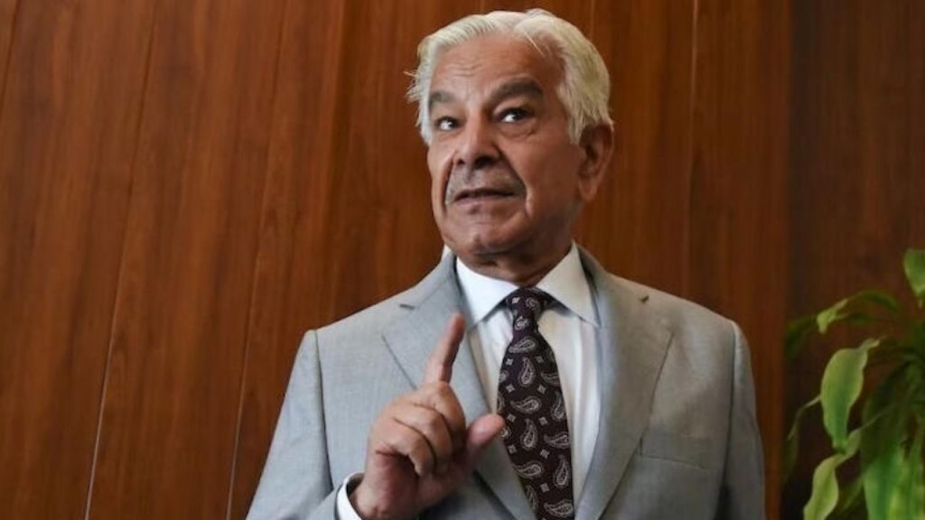Pakistan Defense Minister: पाकिस्तान के रक्षामंत्री ने फिर दी गीदड़भभकी, बोले “बांध बना तो हमला तय…”