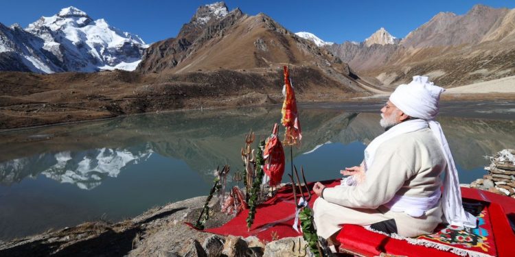 Adi Kailash Yatra : चारधाम के बाद पार्वती कुण्ड स्थित शिव मंदिर के कपाट खुले, पीएम मोदी ने भी किए दर्शन