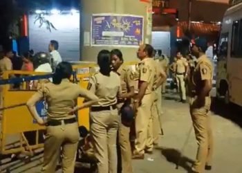 Maharashtra : मां, 3 बेटियां…फांसी के फंदे पर लटके शव, सदमें में ऑफिस से लौटा पति