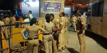 Maharashtra : मां, 3 बेटियां…फांसी के फंदे पर लटके शव, सदमें में ऑफिस से लौटा पति