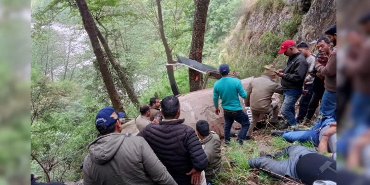 Uttarkashi Helicopter Crash : उत्तराखंड के उत्तरकाशी में बड़ा हादसा, हेलीकॉप्टर क्रैश में 4 लोगों की हुई मौत